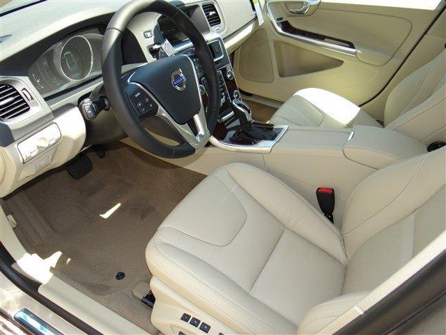 Volvo S60 2014 photo 1