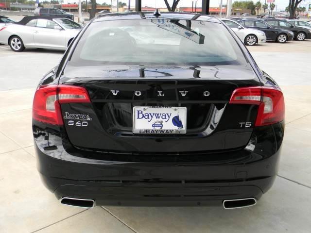 Volvo S60 2014 photo 2