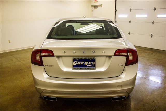 Volvo S60 2014 photo 3