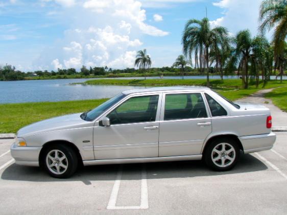 Volvo S70 1998 photo 1