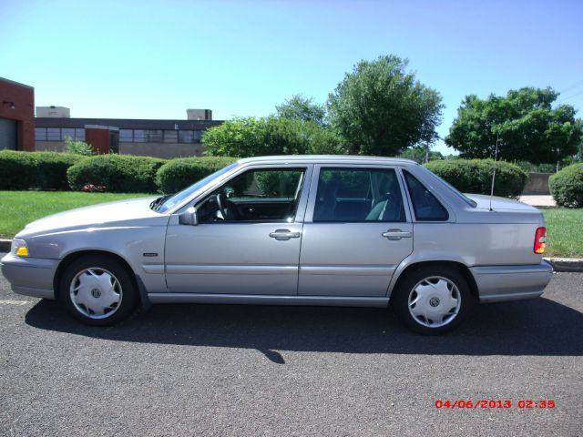 Volvo S70 1998 photo 1