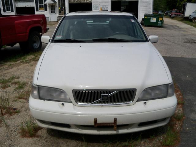 Volvo S70 1998 photo 1