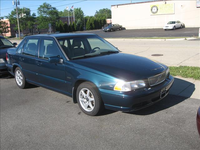 Volvo S70 LS Special Value Sedan
