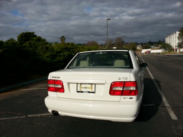 Volvo S70 1998 photo 1