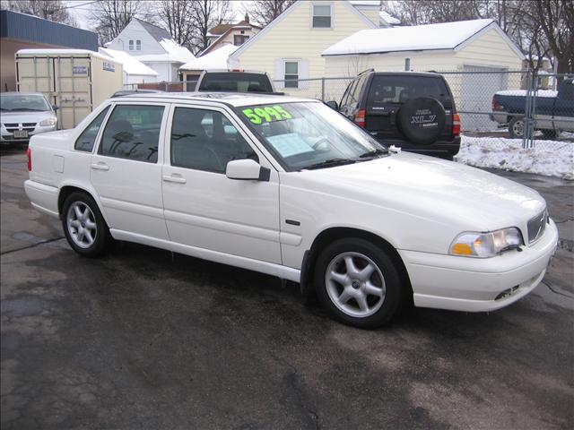 Volvo S70 1998 photo 1
