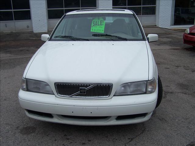 Volvo S70 Base Sedan