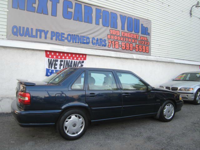 Volvo S70 Loaded Up Sedan