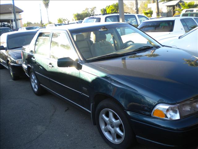 Volvo S70 Base Sedan