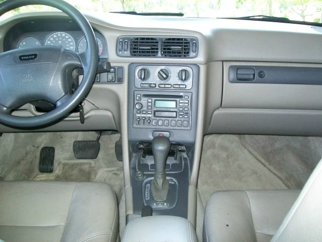 Volvo S70 1998 photo 2