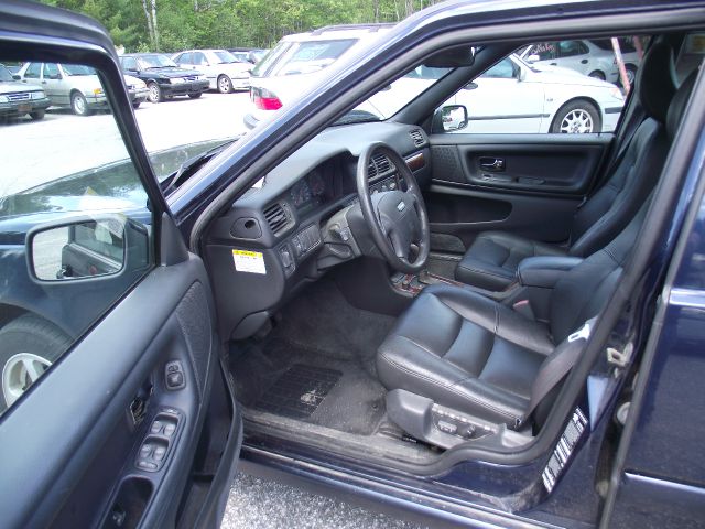 Volvo S70 ST VERY LOW Miles Sedan