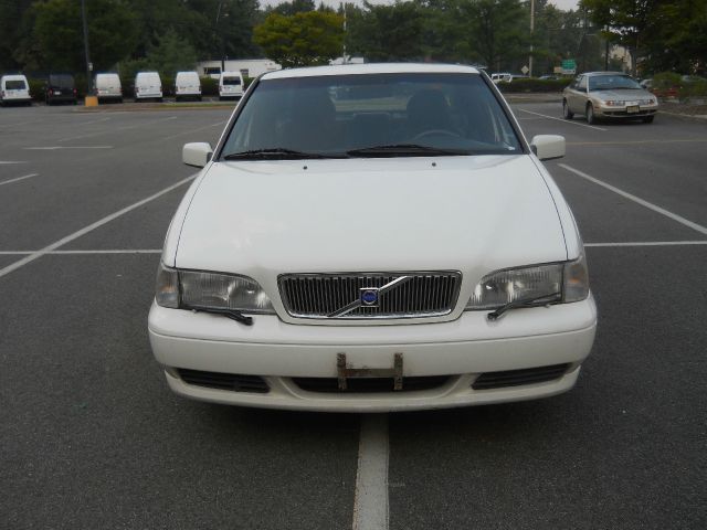 Volvo S70 1999 photo 1