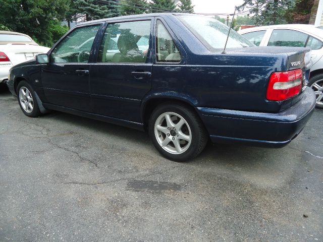 Volvo S70 X Sedan