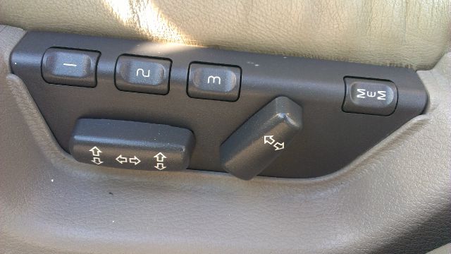 Volvo S80 4X4 - ONE Owner Sedan