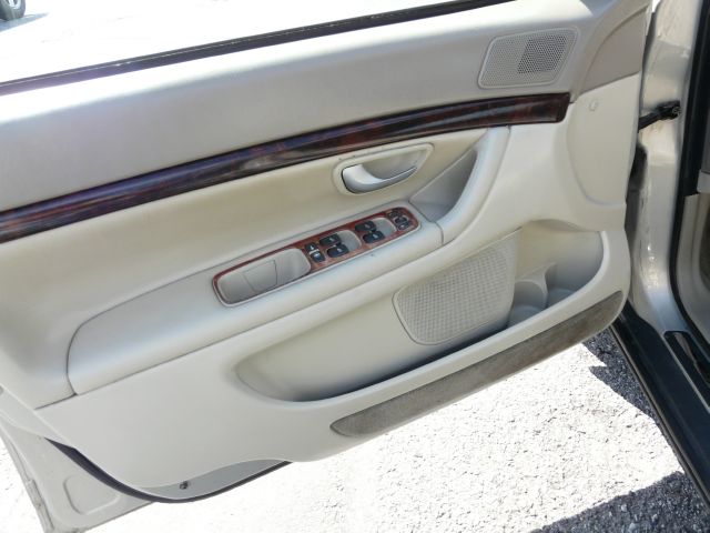 Volvo S80 4X4 - ONE Owner Sedan