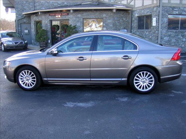 Volvo S80 Base Sedan