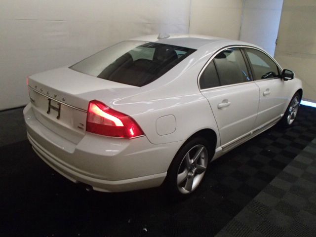 Volvo S80 2010 photo 1