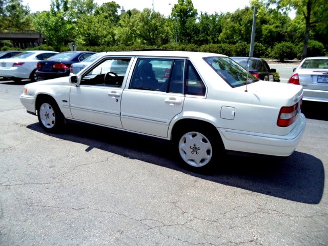 Volvo S90 1998 photo 2