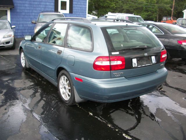 Volvo V40 2003 photo 2