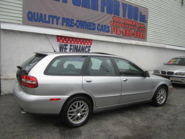 Volvo V40 2004 photo 17
