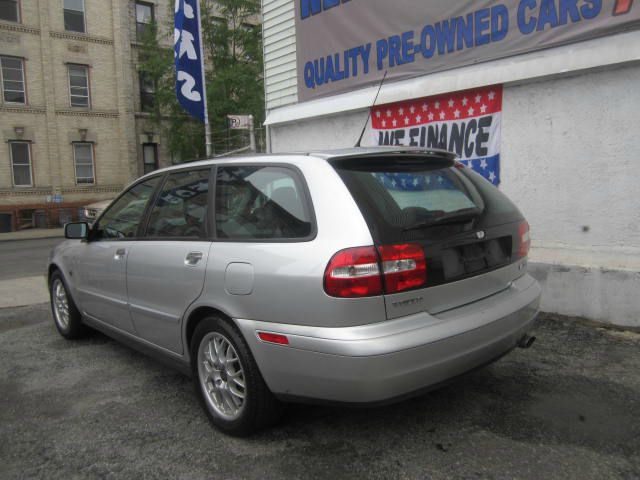 Volvo V40 2004 photo 6