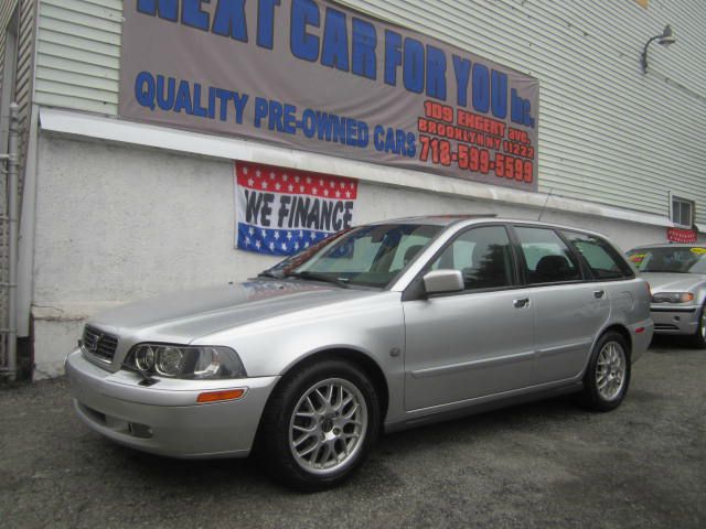 Volvo V40 2004 photo 9