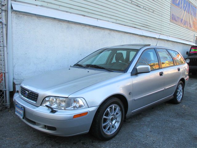 Volvo V40 2 DOOR GTP Wagon