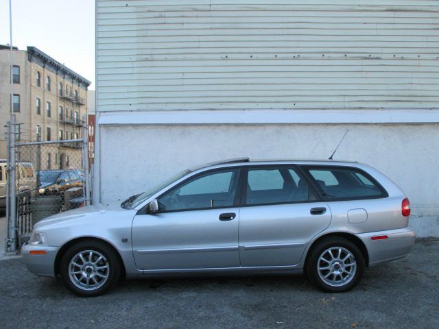 Volvo V40 2004 photo 4