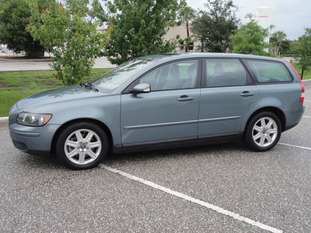 Volvo V50 2005 photo 2