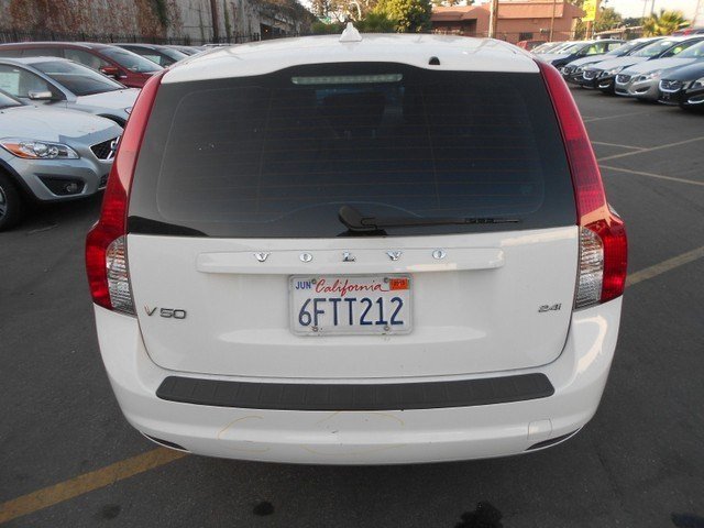 Volvo V50 2010 photo 2