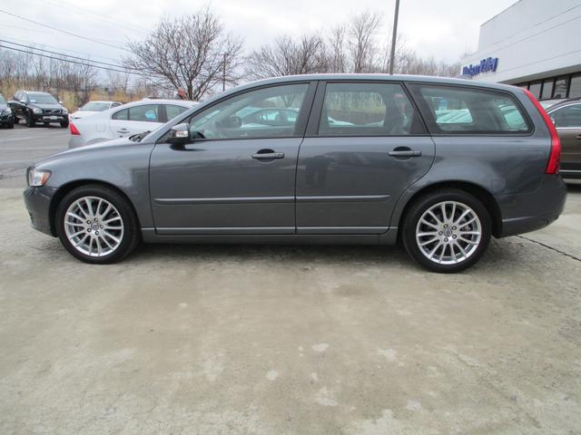 Volvo V50 2010 photo 2