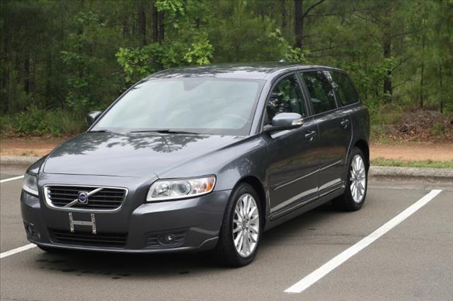 Volvo V50 2010 photo 2