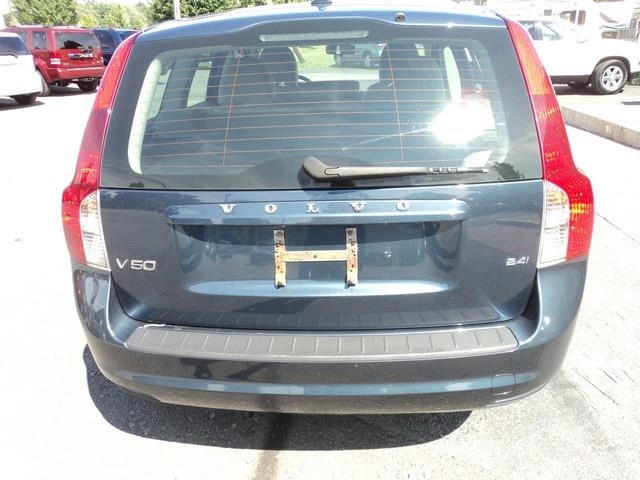 Volvo V50 2010 photo 2