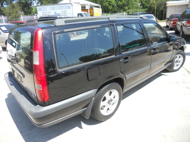 Volvo V70 1999 photo 1