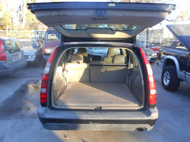Volvo V70 EX - DUAL Power Doors SUV
