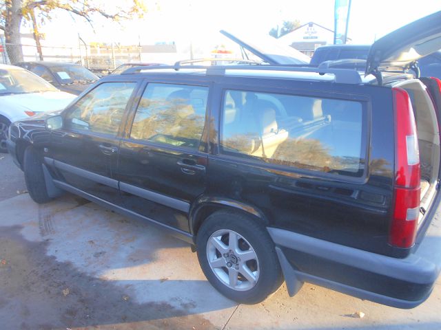 Volvo V70 1999 photo 2
