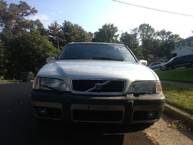 Volvo V70 1999 photo 1