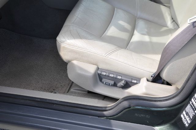 Volvo V70 1999 photo 1