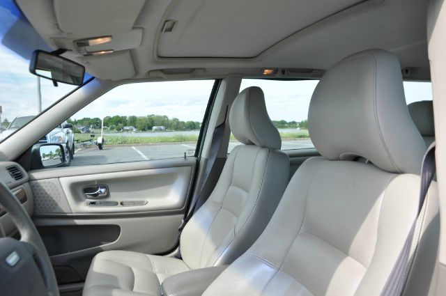 Volvo V70 1999 photo 26