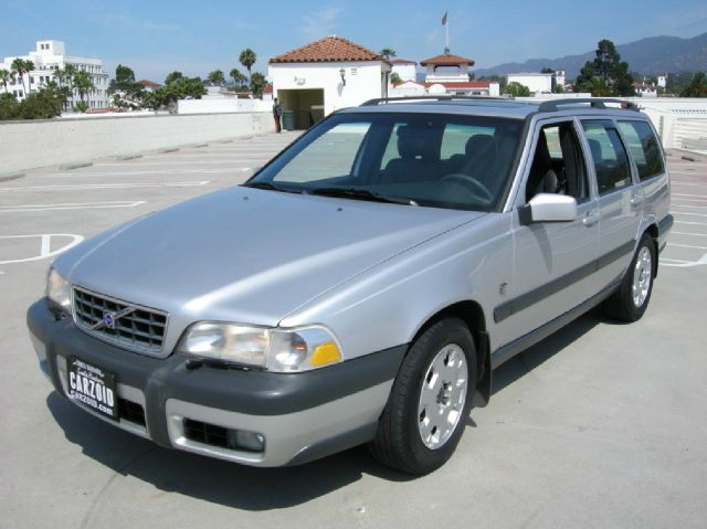 Volvo V70 2000 photo 2