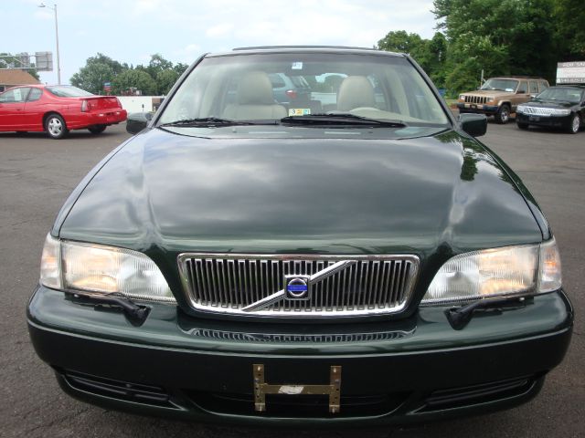 Volvo V70 2000 photo 1