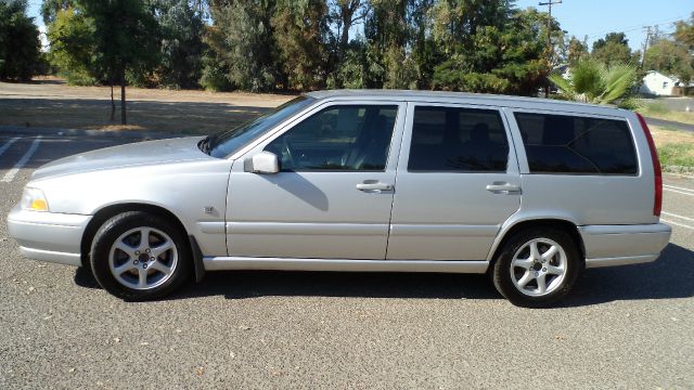 Volvo V70 2000 photo 4