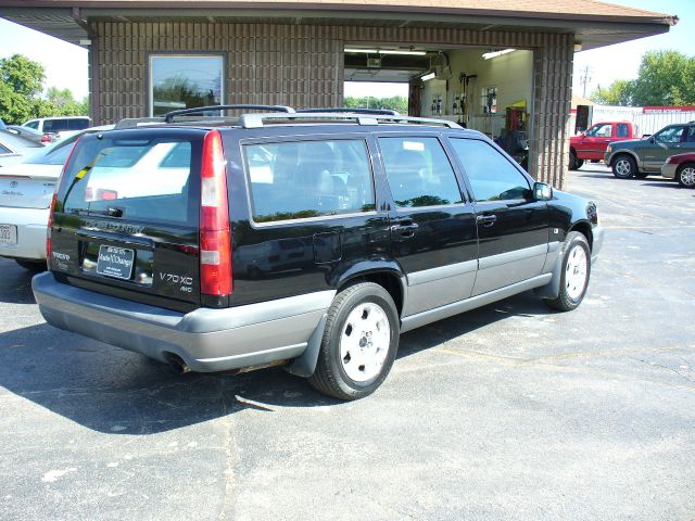 Volvo V70 2000 photo 1