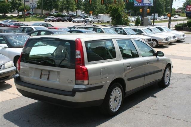 Volvo V70 2001 photo 1