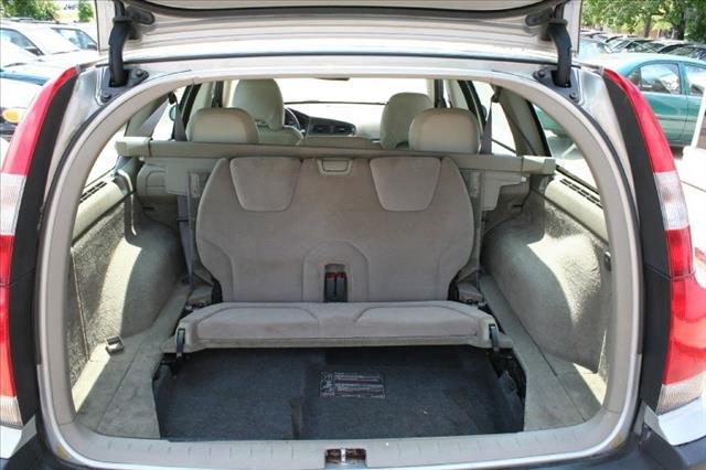 Volvo V70 2001 photo 2