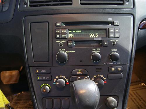 Volvo V70 2001 photo 1