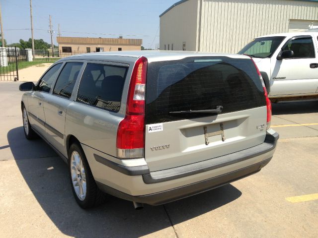 Volvo V70 2001 photo 2