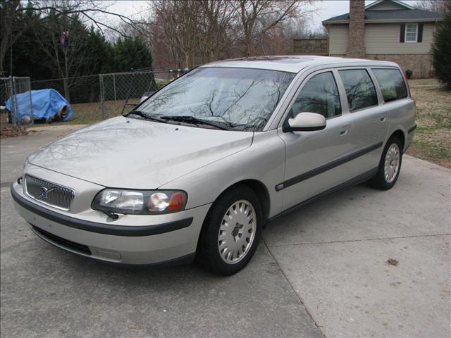 Volvo V70 2001 photo 2