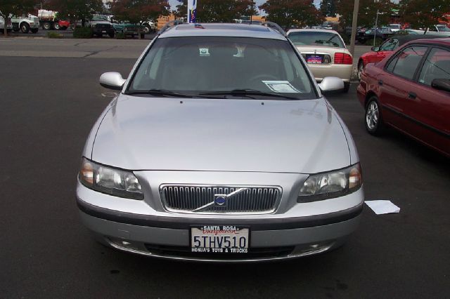Volvo V70 2001 photo 2