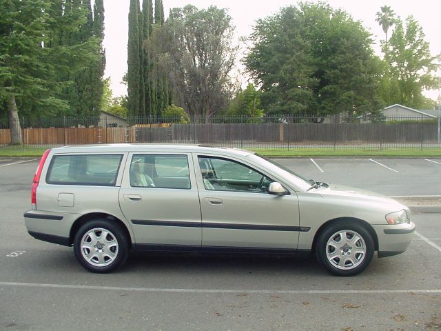 Volvo V70 2001 photo 1