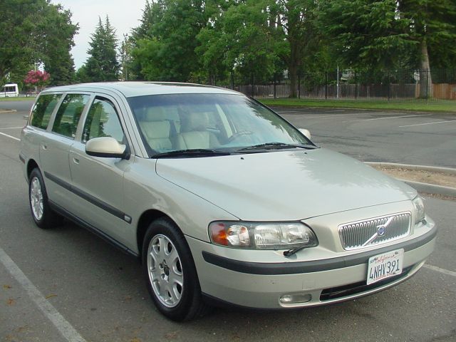Volvo V70 2001 photo 2